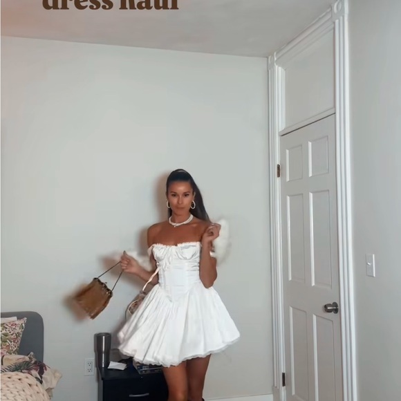 Elegant White Dress with Spaghetti Straps - Picture 7 of 8